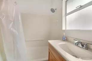 536 N 73rd St, Seattle, WA 98103 - Photo 15