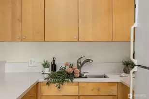 1574 NE Park View Dr, Bainbridge Island, WA 98110 - Photo 5