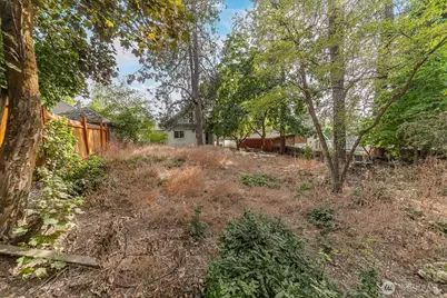 325 E 20th Avenue, Spokane, WA 99203 - Photo 39