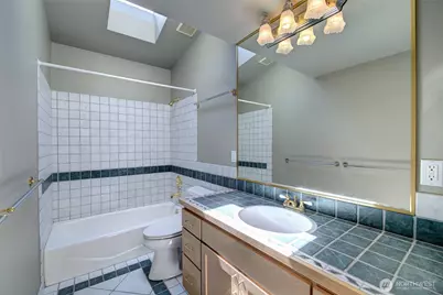 9942 Rainier Avenue S, Seattle, WA 98118 - Photo 17