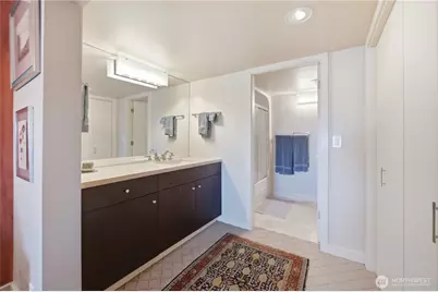 1946 Harvard Avenue E, Seattle, WA 98102 - Photo 9