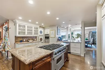 1946 Harvard Avenue E, Seattle, WA 98102 - Photo 21