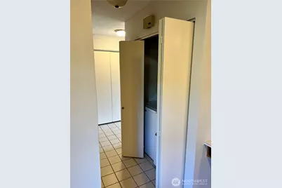 10628 Glen Acres Dr S, Seattle, WA 98168 - Photo 5