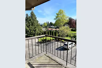 10628 Glen Acres Dr S, Seattle, WA 98168 - Photo 11