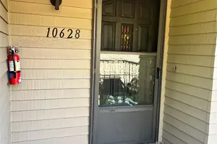 10628 Glen Acres Dr S, Seattle, WA 98168 - Photo 3