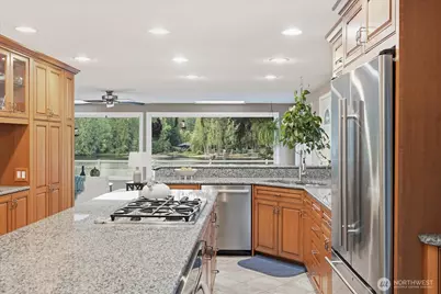 2053 E Beaver Lake Drive SE, Sammamish, WA 98075 - Photo 17