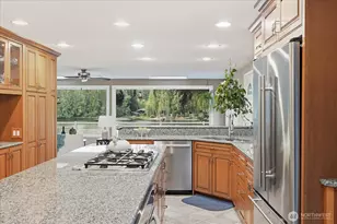 2053 E Beaver Lake Dr SE, Sammamish, WA 98075 - Photo 17