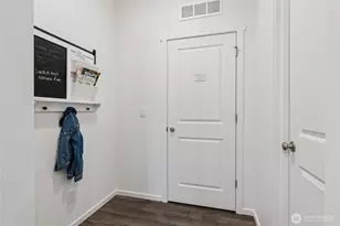 729 129th St E, Tacoma, WA 98445 - Photo 17