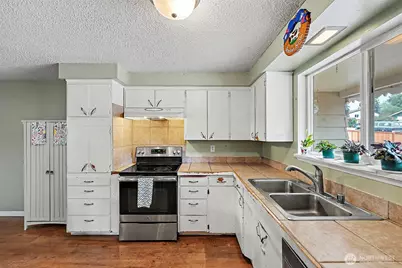8718 107th St E, Puyallup, WA 98373 - Photo 3