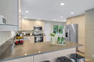 136 128th Ave NE, Bellevue, WA 98005 - Photo 9