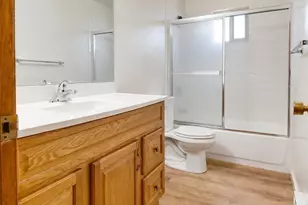 9208 Ashworth Ave N, Seattle, WA 98103 - Photo 11