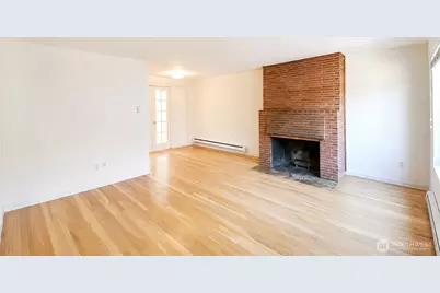 9208 Ashworth Avenue N, Seattle, WA 98103 - Photo 5