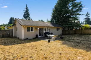20901 116th St E, Bonney Lake, WA 98391 - Photo 3