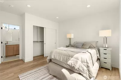 9251 Palatine Avenue N #B, Seattle, WA 98103 - Photo 11