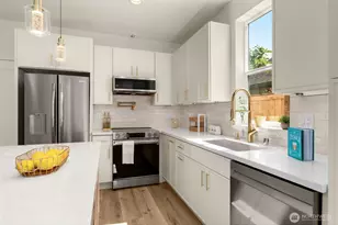9251 Palatine Ave N, Seattle, WA 98103 - Photo 5