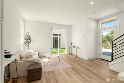 9251 Palatine Avenue N #B, Seattle, WA 98103 - Photo 7