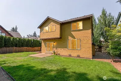 208 Ilwaco Place SE, Renton, WA 98059 - Photo 33