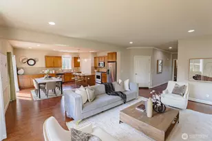 208 Ilwaco Pl SE, Renton, WA 98059 - Photo 9