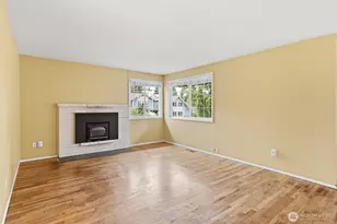 15634 NE 1st Pl, Bellevue, WA 98008 - Photo 3