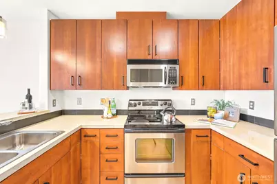 655 Crockett Street #B203, Seattle, WA 98109 - Photo 7