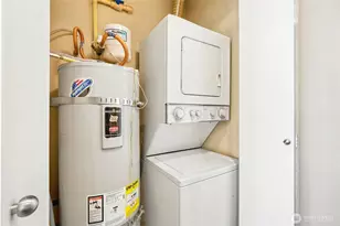 655 Crockett St, Seattle, WA 98109 - Photo 13