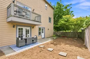 2604 SW Genesee St, Seattle, WA 98106 - Photo 3