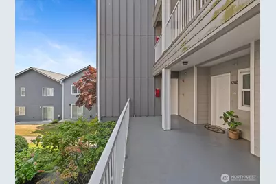 1318 37th Street #1202, Everett, WA 98201 - Photo 3