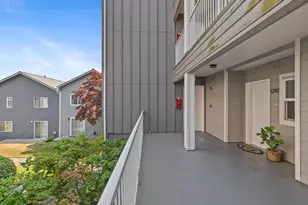 1318 37th St, Everett, WA 98201 - Photo 3