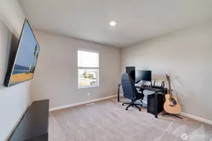 615 Mount Peak St N, Enumclaw, WA 98022 - Photo 11