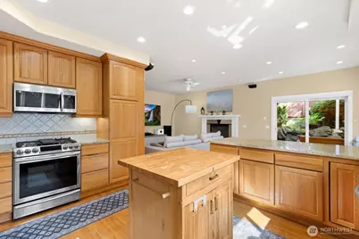 24007 76th Avenue W, Edmonds, WA 98026 - Photo 13