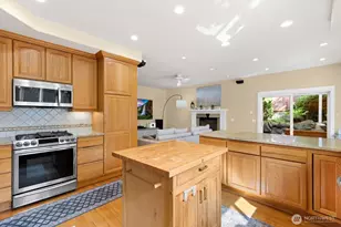 24007 76th Ave W, Edmonds, WA 98026 - Photo 13