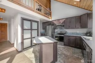 14 S Beach Dr, Everett, WA 98206 - Photo 7
