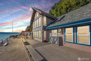 14 S Beach Dr, Everett, WA 98206 - Photo 1
