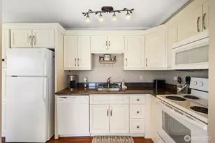 201 2nd St S, Kirkland, WA 98033 - Photo 13