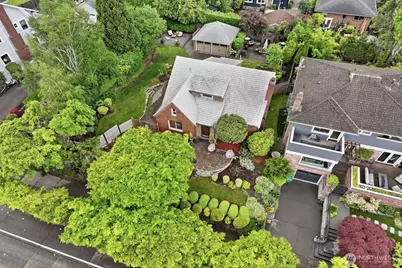 1560 28th Avenue W, Seattle, WA 98199 - Photo 1