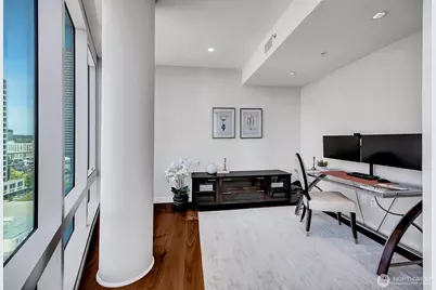 500 106th Avenue NE #1801, Bellevue, WA 98004 - Photo 15