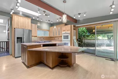 16639 SE 8th Street, Bellevue, WA 98008 - Photo 9