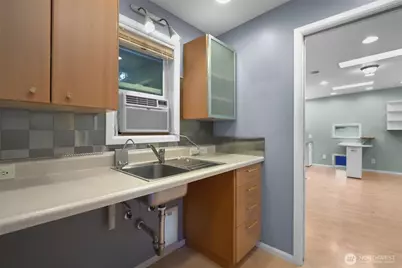 16639 SE 8th Street, Bellevue, WA 98008 - Photo 21
