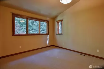 8039 Cultus Bay Road, Clinton, WA 98236 - Photo 23