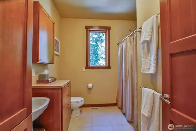 8039 Cultus Bay Road, Clinton, WA 98236 - Photo 11