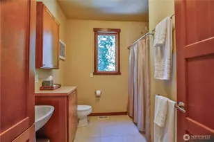 8039 Cultus Bay Rd, Clinton, WA 98236 - Photo 11