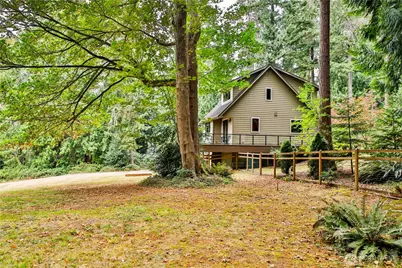 8039 Cultus Bay Road, Clinton, WA 98236 - Photo 3