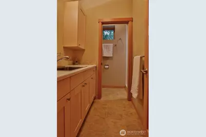 8039 Cultus Bay Road, Clinton, WA 98236 - Photo 29