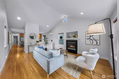 7019 Ravenna Avenue NE, Seattle, WA 98115 - Photo 7