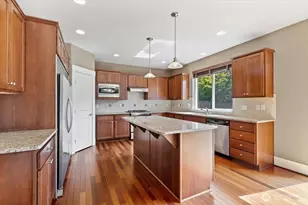 907 Ilwaco Pl NE, Renton, WA 98059 - Photo 7
