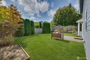 907 Ilwaco Pl NE, Renton, WA 98059 - Photo 31