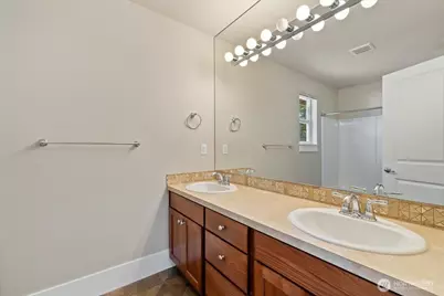 907 Ilwaco Place NE, Renton, WA 98059 - Photo 25