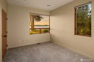 3403 Evergreen Point Rd, Medina, WA 98039 - Photo 21