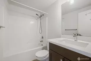 911 N 104th St, Seattle, WA 98133 - Photo 29