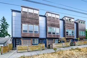 911 N 104th St, Seattle, WA 98133 - Photo 3